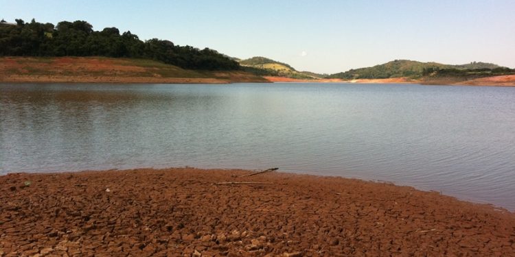 DESABASTECIMENTO: Longa estiagem compromete o Sistema Cantareira