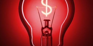 Conta de energia chega a bandeira 2 e valor aumenta