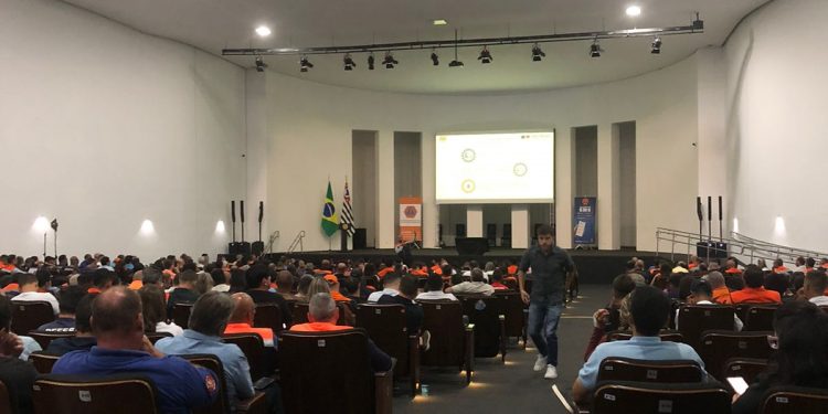 Defesa Civil participa de palestra sobre planos de contingência de barragens