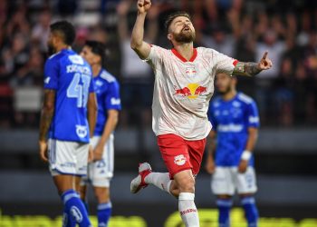 Bragantino não vence e está com um pé na Série B do Brasileirão