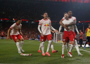 Bragantino vence e só depende de uma vitória em casa para não cair no Brasileirão