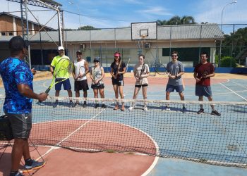 Escola Municipal de Tênis está com inscrições abertas