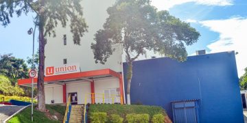 Prefeito visita prédio que deve abrigar Hospital Regional