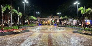 PREFEITO EDMIR REPROVA SERVIÇO DE REFORMA DA PRAÇA RAUL LEME