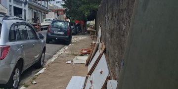 População ainda continua a descartar lixo de forma irregular