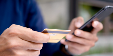 Estelionatário causa prejuízo de R$38 mil a loja Rey Maco Chan