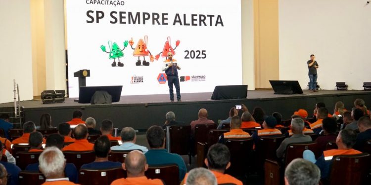 Defesa Civil participa de capacitação sobre mudanças climáticas