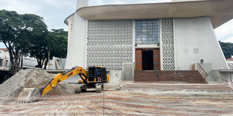 Intervenções na Praça Raul Leme são iniciadas