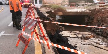 Forte chuva agravou situação de cratera na Av. José Gomes
