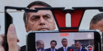 TRAMA GOLPISTA:  STF julga denúncia contra Bolsonaro e ex-ministros