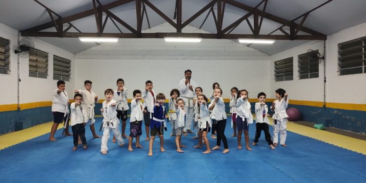 Escolinha de karatê abre inscrições no Ginásio Lourenção