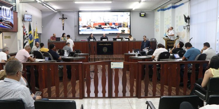 Nova legislatura chega a 100 dias com 33 projetos apresentados