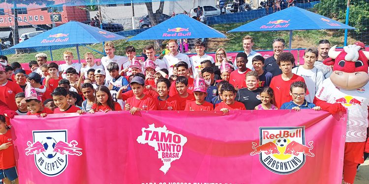 PREFEITURA/RB LEIPZIG/RB BRAGANTINO :Parceria garante revitalização da quadra da Praça Narciso Furtado