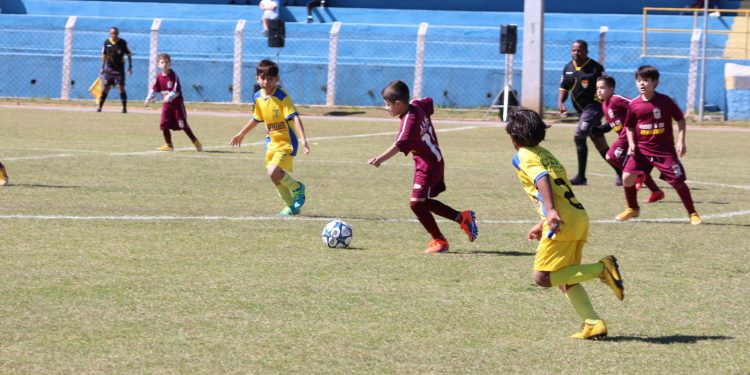 Campeonato de Menores tem domingo o maior clássico da cidade em duas categorias