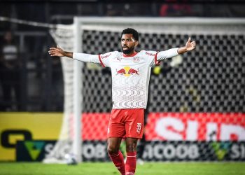 Na briga pelo G3 do Brasileirão, Bragantino enfrenta o Vitória, amanhã