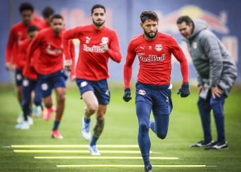 Bragantino volta aos treinos para enfrentar o Corinthians