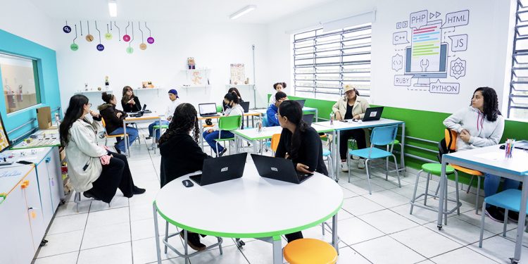 Aberto processo seletivo para a contratação de até 5 mil professores do Ensino Médio Técnico