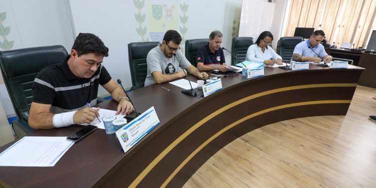 Comissão de Justiça aprova criação de Frente Parlamentar de Saúde   