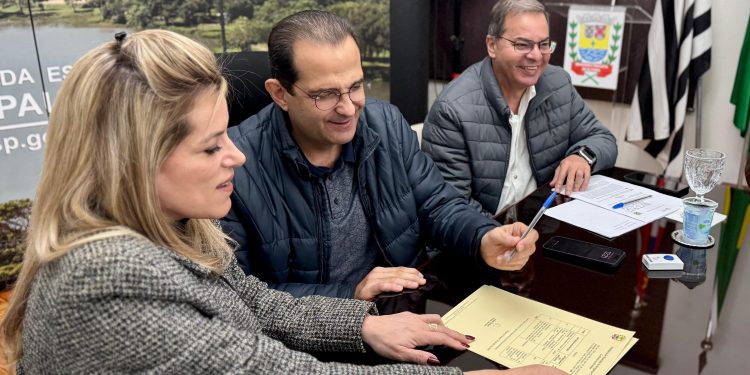 Sancionada lei que obriga uso de chips em caçambas de lixo de obras