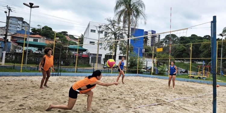 Treinamento de Vôlei de Praia começou  no Ciles do Lavapés