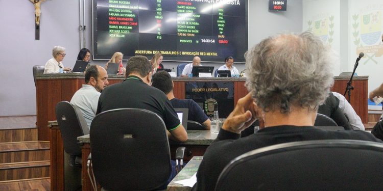    Aprovadas, PPA e LDO somam mais de R$ 6,56 bilhões para próximos anos