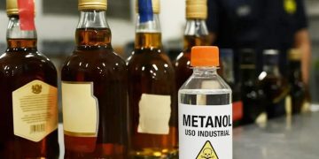 METANOL:  Comércios são foco de investigação após óbitos por intoxicação