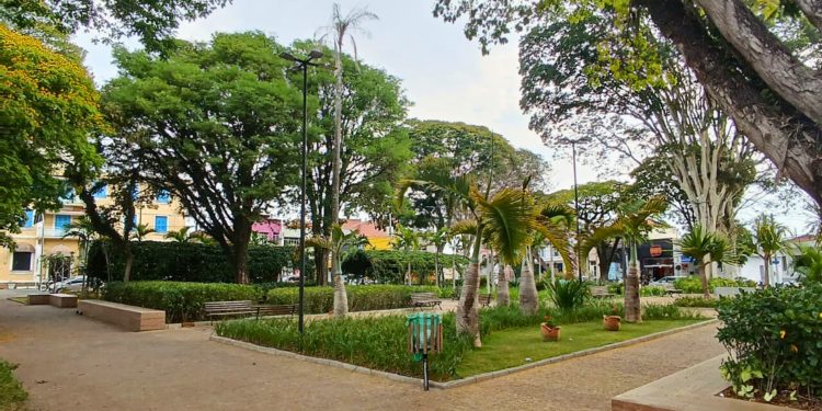 Primavera Literária realiza ações na Praça Central