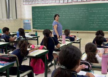 Prefeitura garante pagamento do 13º salário de professores terceirizados