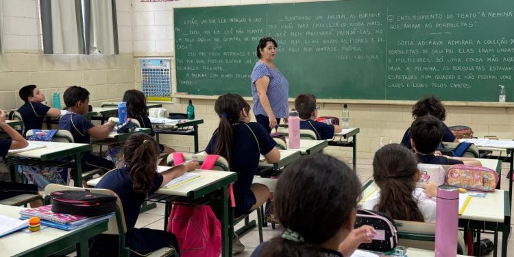 Prefeitura garante pagamento do 13º salário de professores terceirizados