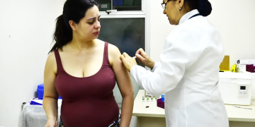 UBS oferece vacina contra bronquiolite para gestantes