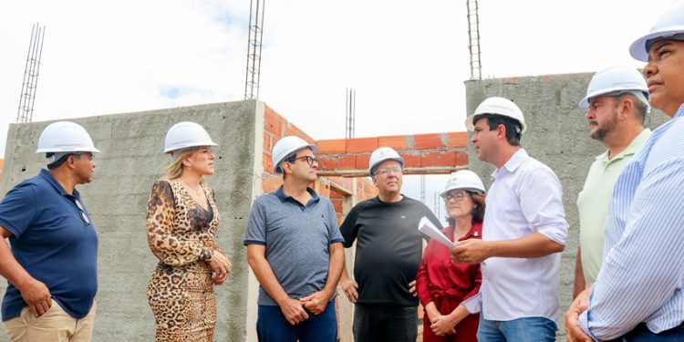 Prefeitura apresenta avanço das obras da UBS Planejada I e do CAPS III