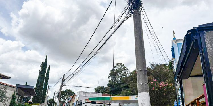 Prefeitura e empresas definem ações para regularização da fiação urbana