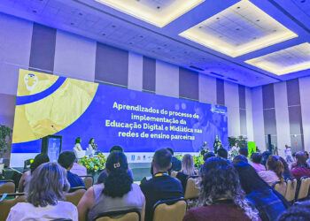 Município integra discussões nacionais e reforça estratégias de inovação e alfabetização na rede pública