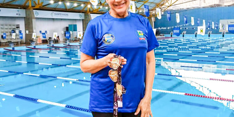 Bragantina conquista ouro no Circuito Master de Natação