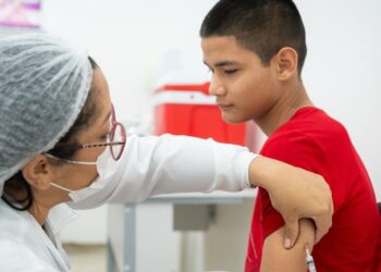 Vacinação contra dengue é ampliada para novos grupos