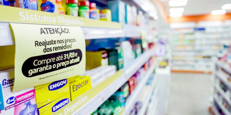 Medicamentos podem ter reajuste de até 3,81%