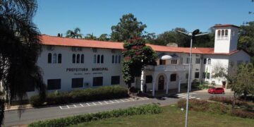 Prefeitura abre concursos com vagas em diversas áreas e salários de até R$ 7,3 mil