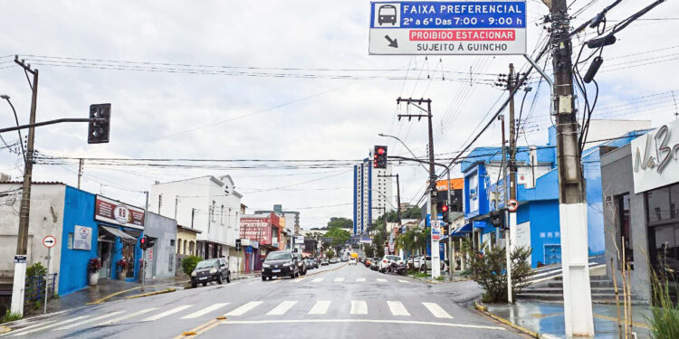 Fiscalização da faixa reversível da Av. Antônio Pires Pimentel começa