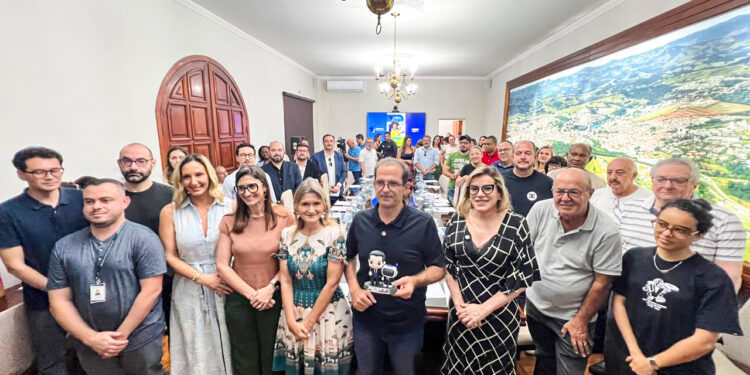 Bragança Inteligente começa com serviços de Saúde e Educação